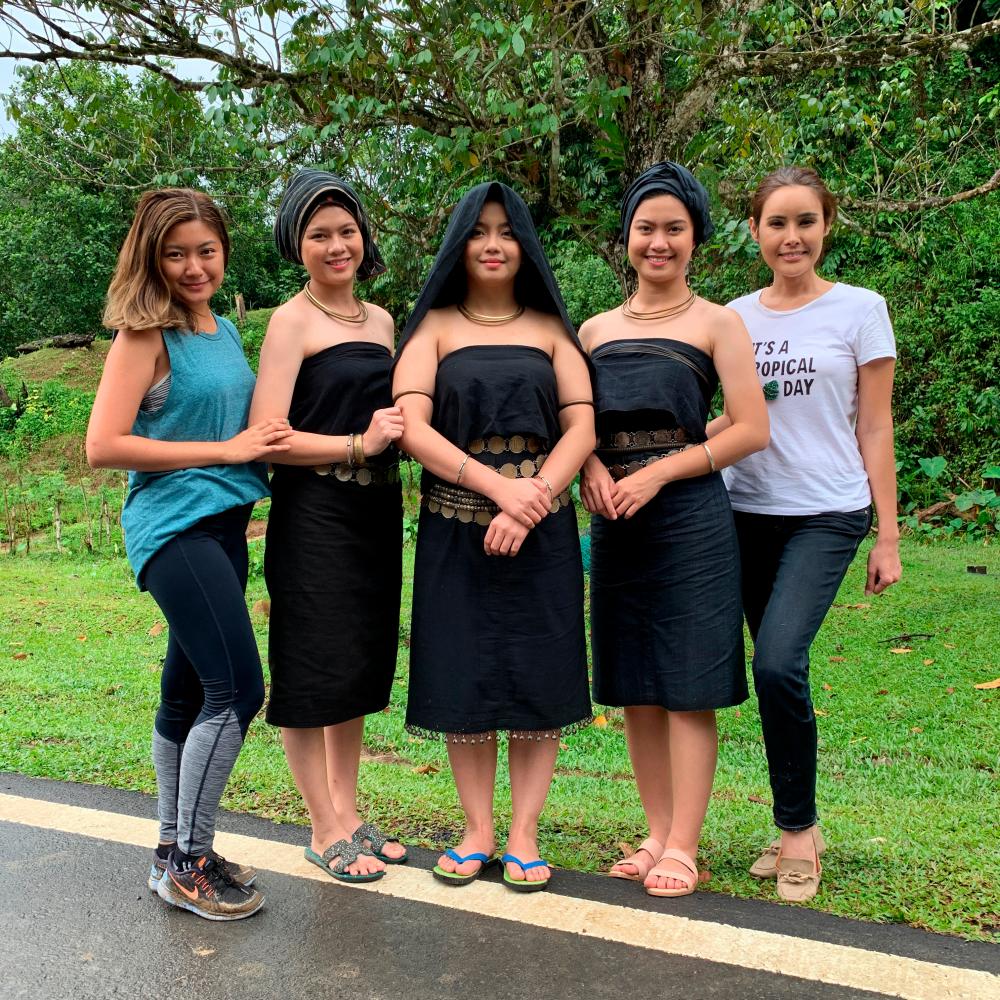 $!Cousins Ika (far left) and Aerin (far right) who are half KadazanDusun, tapped into their heritage and natural surroundings for inspiration when creating OLUMES. – PICTURE COURTESY OF OLUMES