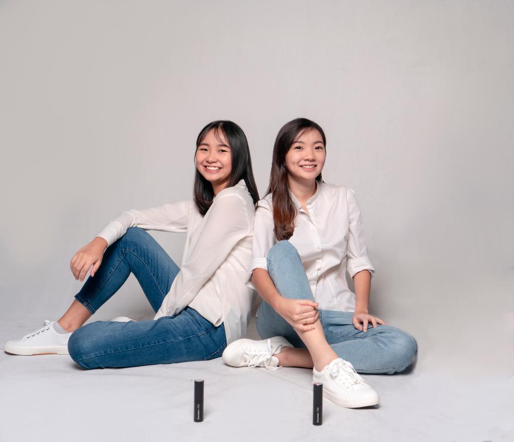 $!Sabreena (left) and Sadira launched Scentses + Co to make costly luxury perfumes more accessible. – PICTURE COURTESY OF SCENTSES + CO