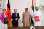 United Arab Emirates President Sheikh Mohamed bin Zayed Al-Nahyan, German Chancellor Olaf Scholz, Parliamentary State Secretary for Economic Affairs and Climate Action of Government of Germany Franziska Brantner and UAE Industry Minister Sultan Ahmed Al Jaber stand for a photograph in Abu Dhabi, United Arab Emirates/REUTERSPix