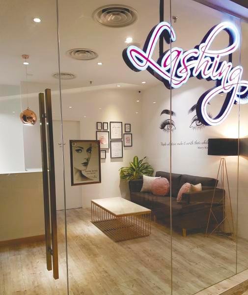 The clean professional look of the Lashing shop. – Lashing, The Lash Atelier