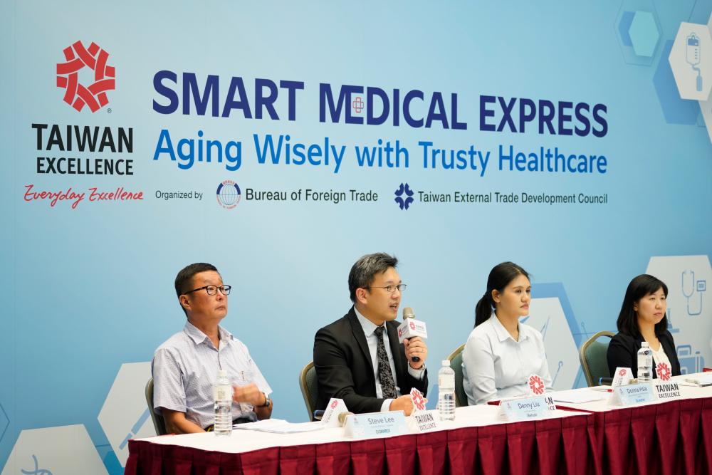 From left: Gigantex general manager Steve Lee, iXensor vice president of sales Denny Liu, Leadtek account manager Donna Hsia and Merits sales manager Efy Cheng at the online press conference.