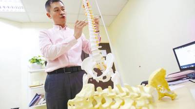 According to Dr Sia, only when disc degeneration affects the nerve roots do symptoms arise and patients are presented with pain. – AMIRUL SYAFIQ/THESUN