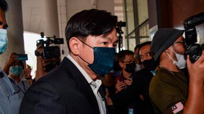 Paul Yong écope de 13 ans de prison, deux coups de canne