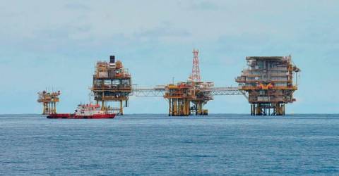 Petronas voit la demande de pétrole fragile et incertaine