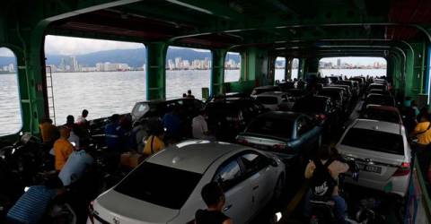 Public takes a ride on Penang Ferry for one final time