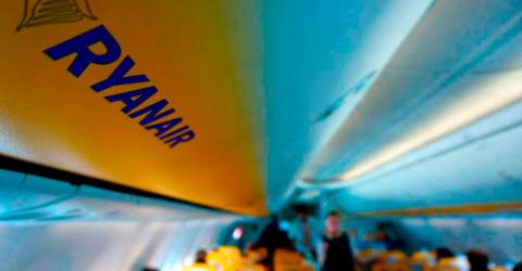 Ryanair rebounds into profit as bookings soar