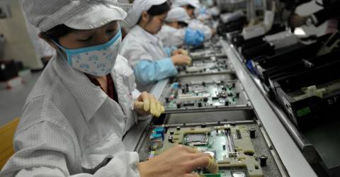 Escape from Foxconn: Workers recount Covid chaos at iPhone factory