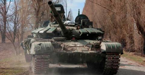 US may send up to 50 Abrams tanks to Ukraine this week