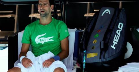 Pengadilan Australia menggelar sidang kasus visa Djokovic Minggu pagi