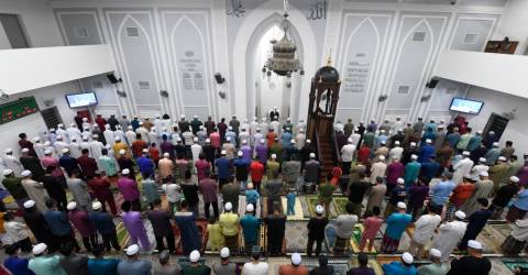 Johor permet de rompre le jeûne dans les suraus, les mosquées