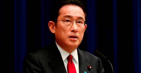Japan PM Kishida weighs Feb. Ukraine visit to hold talks with Zelenskiy -Yomiuri