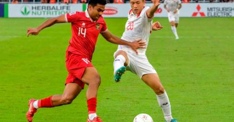 Indonesia cầm hòa Việt Nam không bàn thắng ở Jakarta
