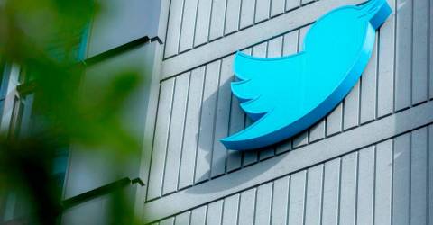 Twitter shuts down free access to interfaces