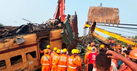 Death toll in India’s train mishap rises to 14