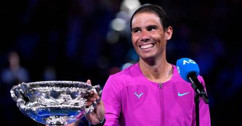 Federer et Djokovic louent le “grand champion” Nadal pour le record du Chelem