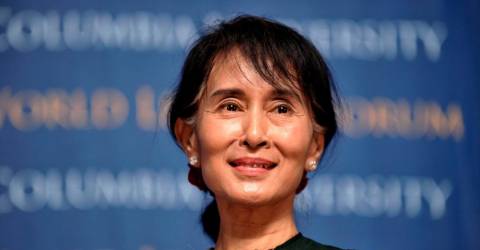 Suu Kyi du Myanmar attend le premier verdict du procès de la junte