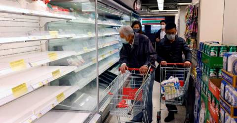 Los temores de bloqueo provocan compras de pánico en Hong Kong