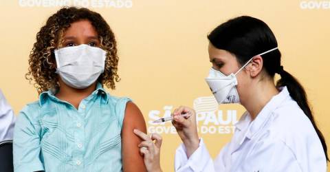 Le ministère brésilien de la Santé approuve le vaccin chinois Sinovac pour certains enfants