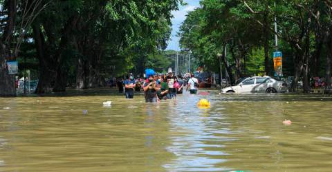 Warga menggambarkan banjir di Mentakab sebagai yang terparah dalam 50 tahun