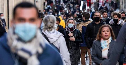 La pandémie est « loin d’être terminée » alors que les cas en France et en Allemagne augmentent