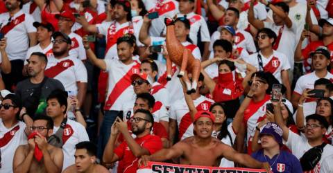 Le Pérou frappe tard pour battre la Colombie en éliminatoires du crunch