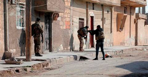 La bataille syrienne entre l’EI et les forces kurdes tue plus de 135 personnes