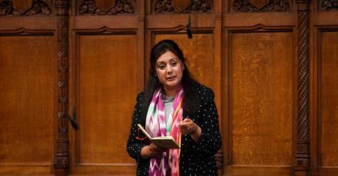 Une députée britannique dit qu’elle a été licenciée en raison de sa “musulmanité”