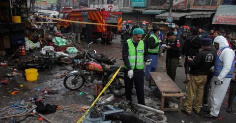 Au moins deux morts et 22 blessés par une bombe à Lahore au Pakistan