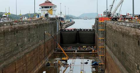 Drought-hit Panama Canal to further cut ship crossings 