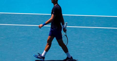Pukulan baru Djokovic membuka pintu bagi rival Australia Terbuka