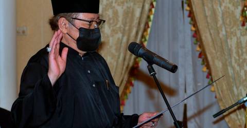 Abang Johari a prêté serment en tant que ministre en chef