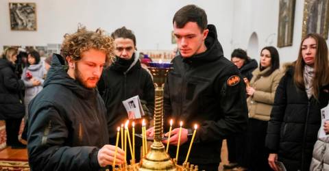 Tearful mourners remember British volunteer killed in eastern Ukraine