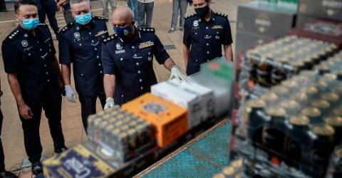 La police saisit de l’alcool de contrebande d’une valeur de plus de 30 000 RM