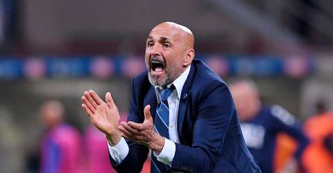 Italia se enfrenta a los fantasmas del Mundial en el debut de Spalletti