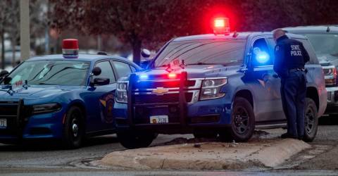 3 étudiants tués par balles, 8 personnes blessées au lycée du Michigan