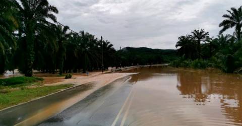 Dua jalan di Segamat ditutup setelah banjir