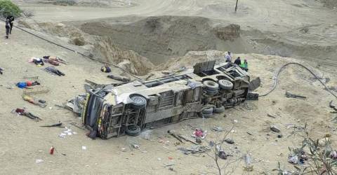 Bus accident in Peru leaves 25 dead