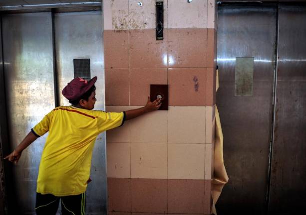 Residents are riled up as no improvement has been seen despite a RM10 million allocation to repair and maintain elevators. – BERNAMAPIX
