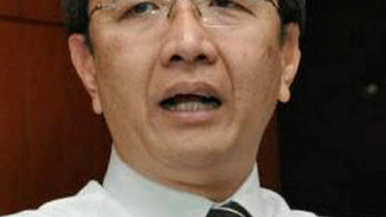 Teng apologises for non-Islamic worship houses controversy