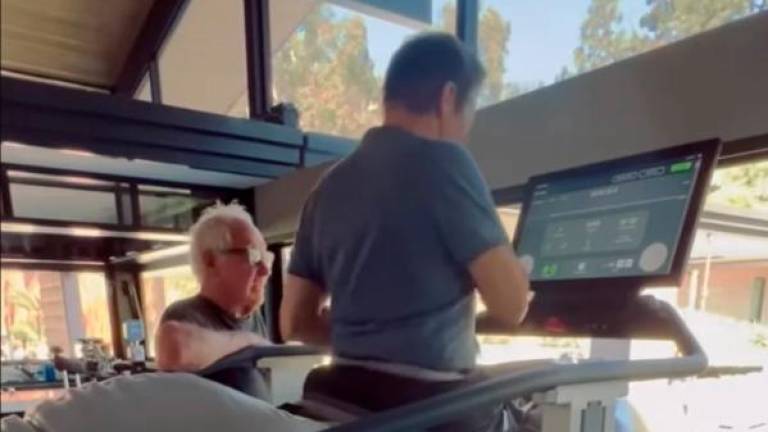 A screenshot of Jeremy Renner on the treadmill. – Instagram/@jeremyrenner