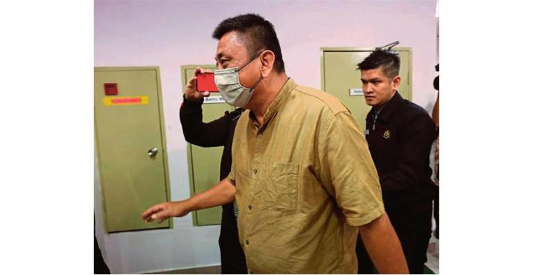 Petrol Station Owner Fined RM40,000 For Allowing Singaporean Car To Fuel Up On RON95