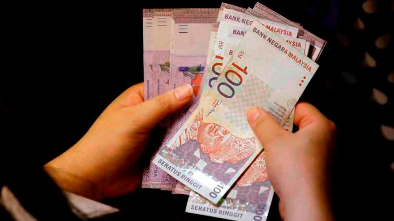 Ringgit extends gains against US dollar at market open