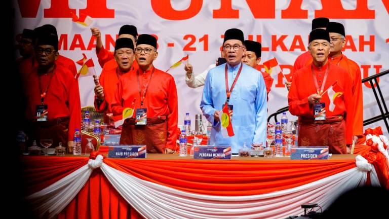 KUALA LUMPUR, 9 June -- Prime Minister Datuk Seri Anwar Ibrahim together with UMNO President Datuk Seri Dr Ahmad Zahid Hamidi raised the party’s flag at the 2023 UMNO General Assembly at the World Trade Center (WTC) Kuala Lumpur, today. BERNAMAPIX