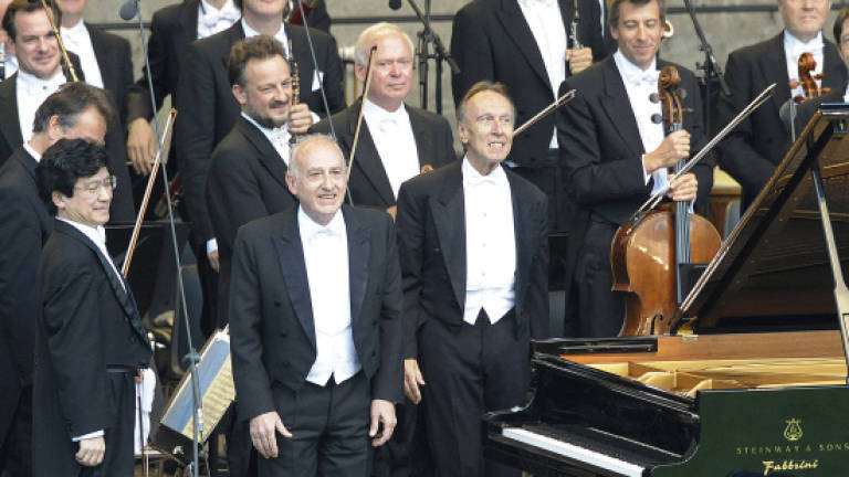 Italy's mild maestro Abbado dies after stellar career