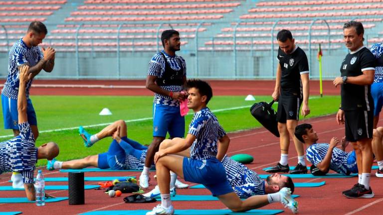 KUALA LUMPUR, Nov 24 -- The players from the Johor Darul Ta’zim (JDT) Football Team during a training session for the Malaysia Cup 2022 at the Cheras Stadium today. BERNAMAPIX