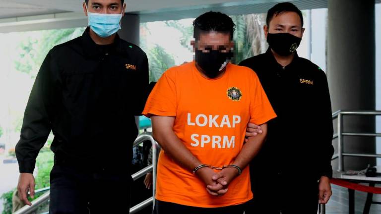 An assistant engineer at a government agency is in remand for four days from today for allegedly soliciting bribe of almost RM80,000. BERNAMAPIX