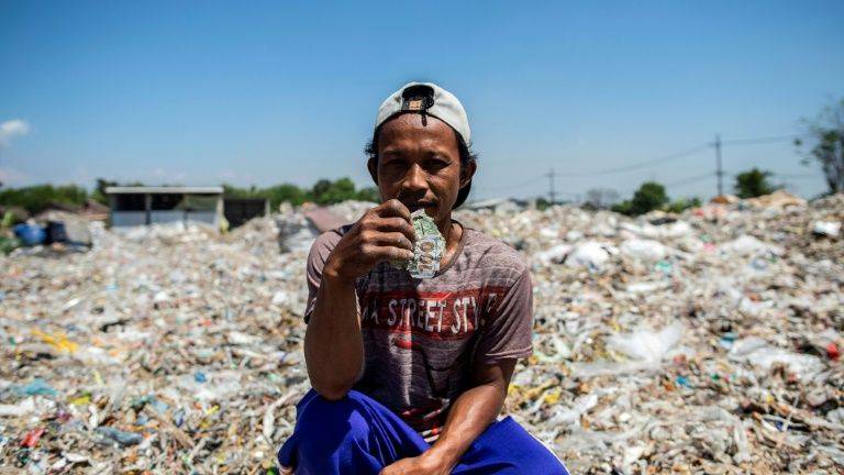 https://www.thesundaily.my/world/foreign-trash-like-treasure-in-indonesia-s-plastics-village-AM1284417