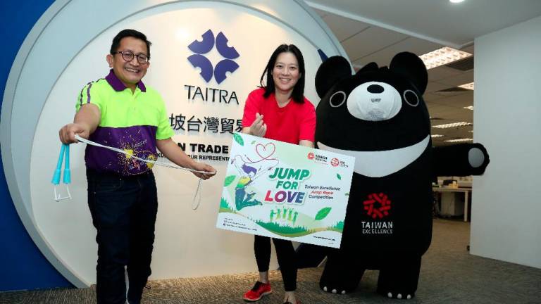 LOHAS Taiwan Excellence 2022: Jump for Love charity program was launched by the Taiwan Trade Center in Kuala Lumpur Director Eva Peng (middle), Deputy President of Malaysian Jump Rope Federation Dr. Fuad (Left), and the Taiwan Excellence mascot Formosa Bear. Malaysians from all walks of life are encouraged to join in this meaningful charity event.
