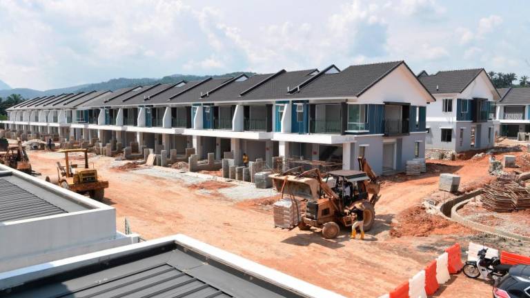 Chang said first-time house buyers should follow the golden rule of ‘not taking a car loan until you have bought your first home’. – Bernamapix