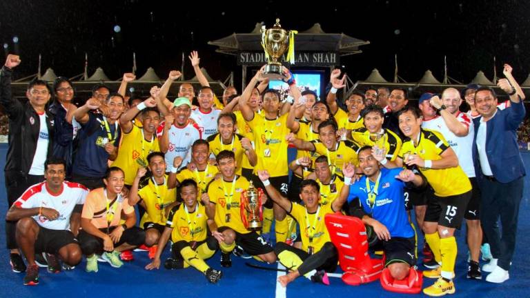 IPOH, Nov 10 -- The National Hockey Squad made history when they lifted the Sultan Azlan Shah Cup 2022 (PSAS) for the first time after defeating South Korea 3-2 in a thrilling Final at the Sultan Azlan Shah Hockey Stadium last night. BERNAMAPIX